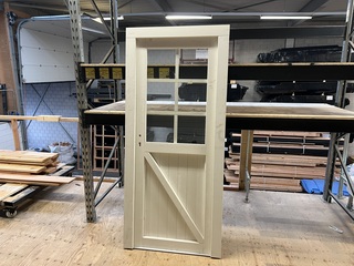 Deurkozijn, wit gespoten, enkel glas Hillhout